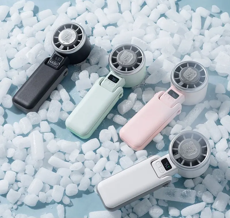 Les 4 couleurs : noir, vert d'eau, rose, blanc